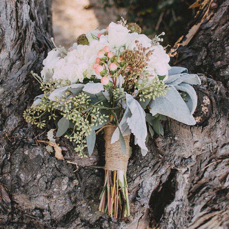 photo 1448911182648 37bc8b140acb