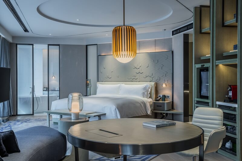 Custom bespoke hotel lounge chairs manufacturing for 5-star guestrooms.